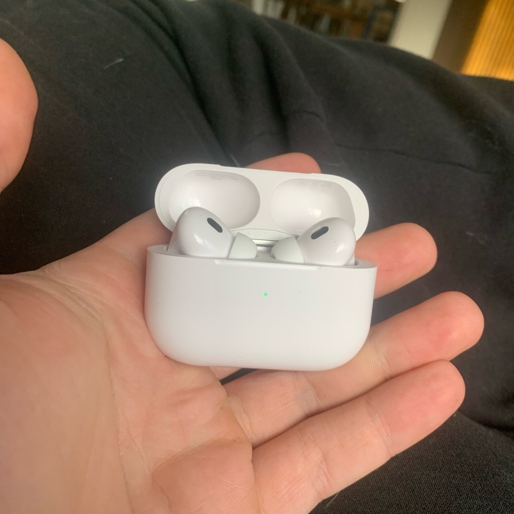 AirPods Pro 2nd Gen w/ Noise Cancelling